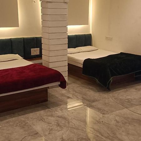 Maharaja Guest House Nashikkar Akalkot Екстериор снимка