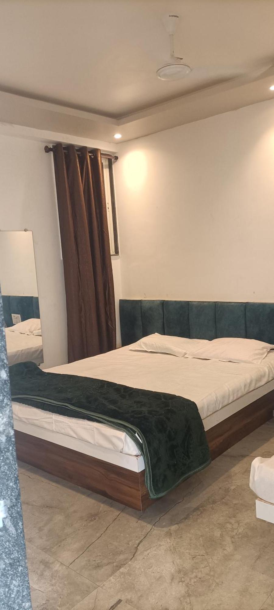 Maharaja Guest House Nashikkar Akalkot Екстериор снимка